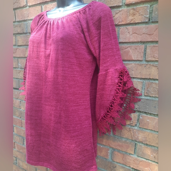 Ladies Boutique Style Tunic Top - Lace sleeves - Size: S/M - Picture 3 of 8